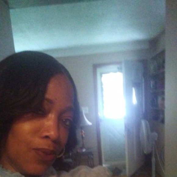 Meet your Posher, Tamarah - Picture 1 of 1